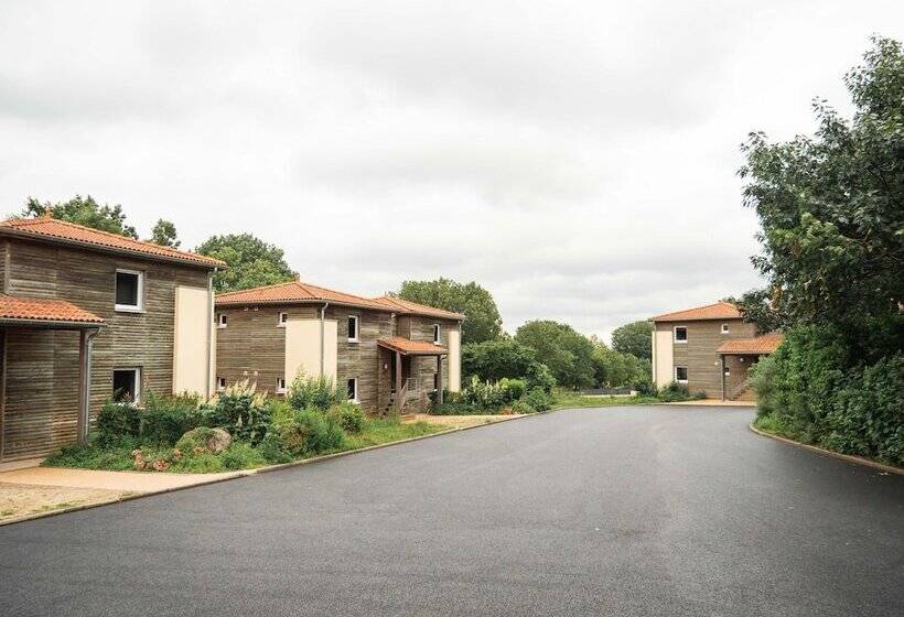 Отель Logis Hôtels Le Saint Pierre