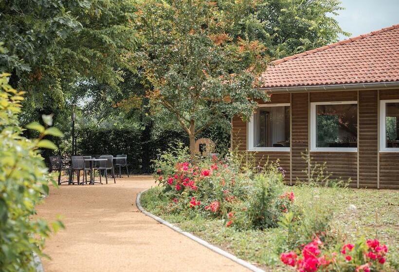 Отель Logis Hôtels Le Saint Pierre