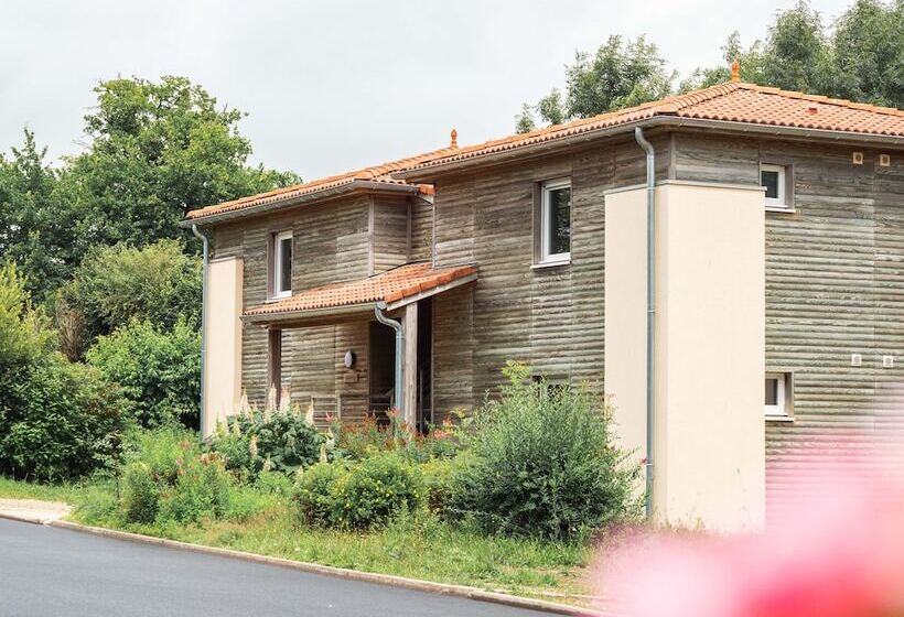 Отель Logis Hôtels Le Saint Pierre