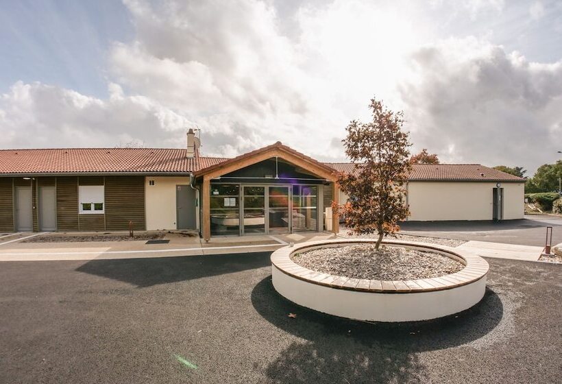 Отель Logis Hôtels Le Saint Pierre