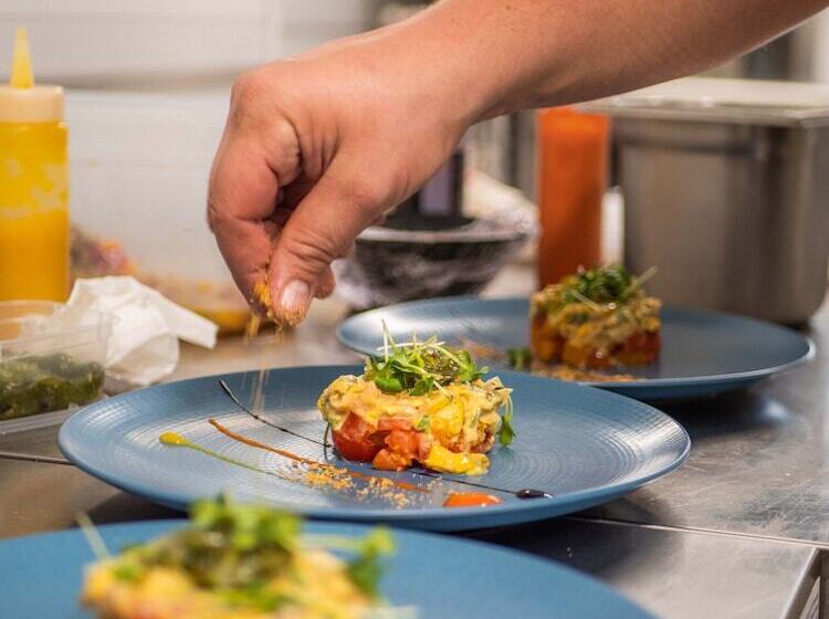 Отель Logis Hôtels Le Saint Pierre