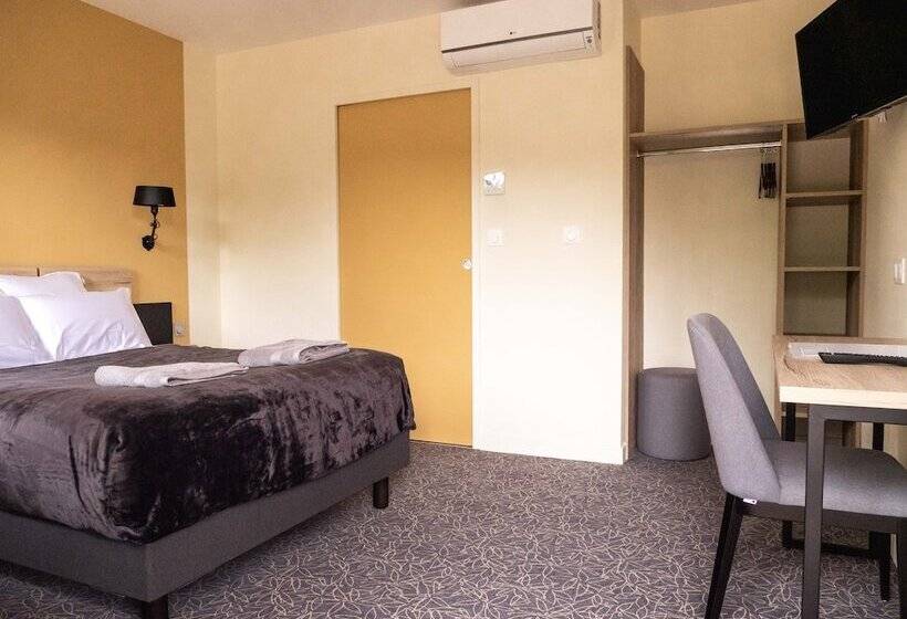 Отель Logis Hôtels Le Saint Pierre