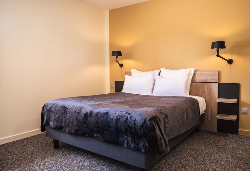 Отель Logis Hôtels Le Saint Pierre