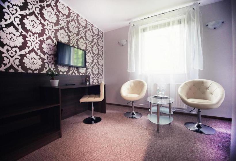 בית מלון כפרי Makara