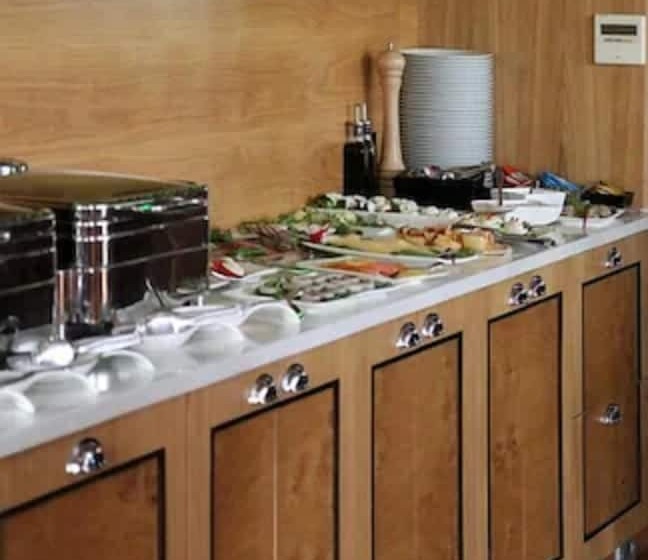 هتل Mala Anglia Deluxe Rooms & Spa