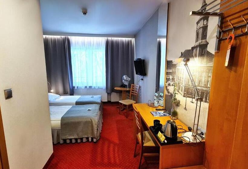 هتل Malinowski Economy