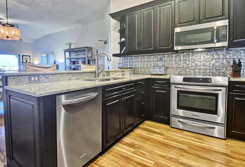 فندق Mariner S Pointe 503