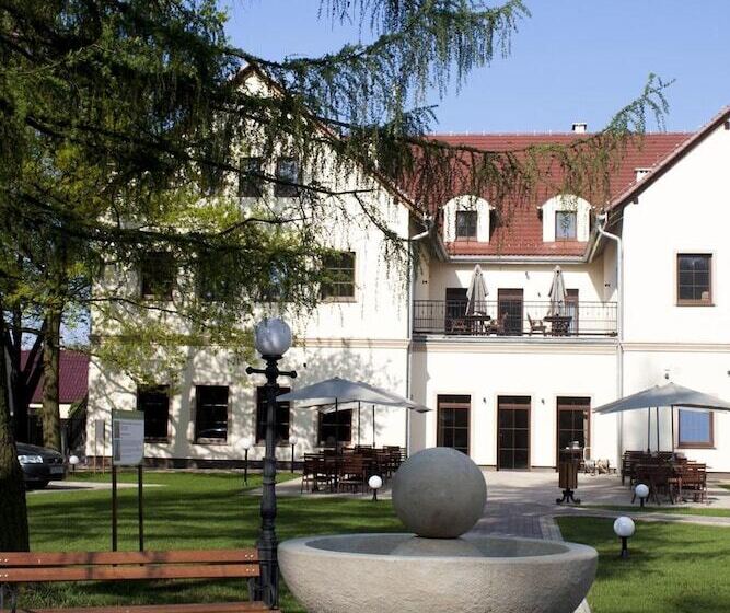 هتل Modrzewiowy Dwór