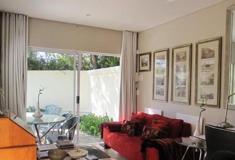 בית מלון כפרי Navona Constantia Guest Cottage