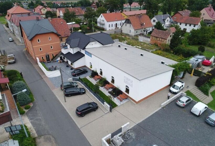 فندق Noclegi Europa