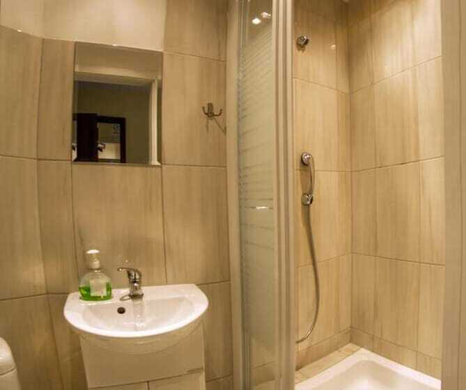 فندق Noclegi Europa