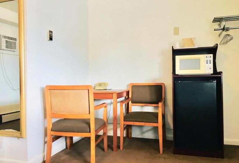 בית מלון כפרי North Country American Inn