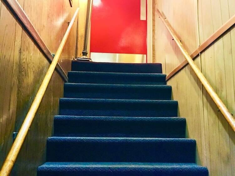 فندق North Country American Inn