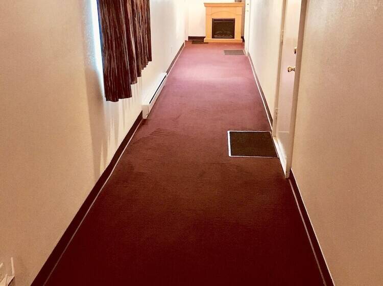 فندق North Country American Inn