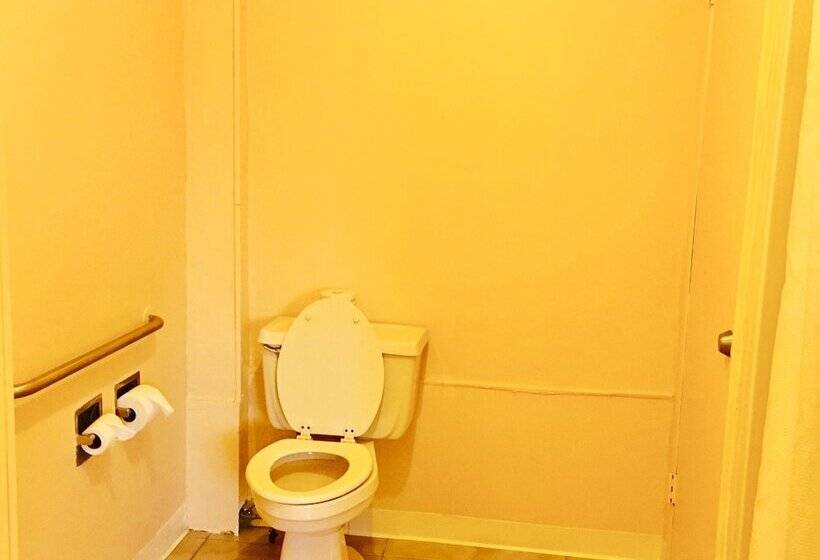 בית מלון כפרי North Country American Inn