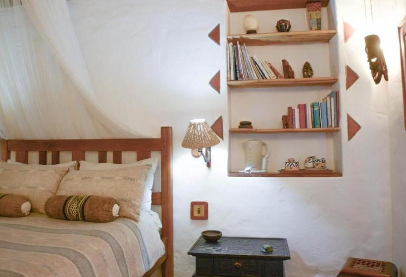 בית מלון כפרי Old Thatch Lodge