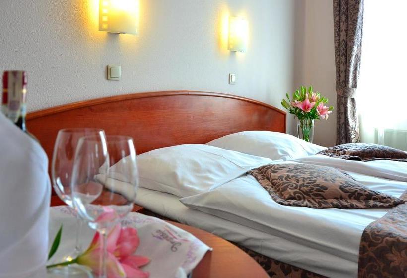 Отель Panorama Nowy Sącz