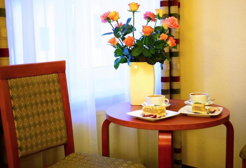 Отель Panorama Nowy Sącz