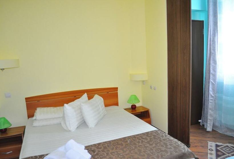 בית מלון כפרי Pension Flamingo