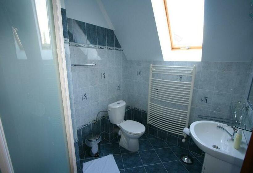 هتل Penzión Zlatý Jeleň