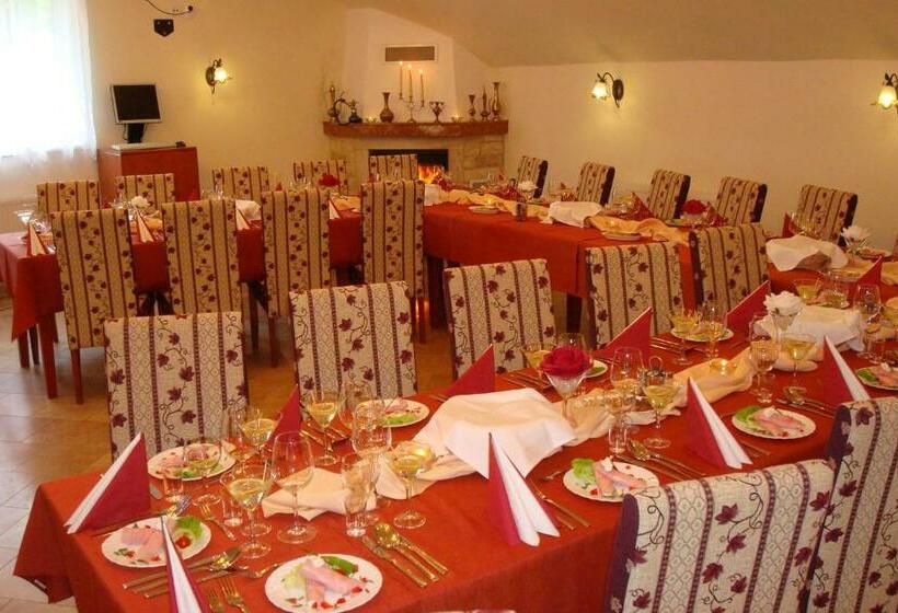 هتل Penzión Zlatý Jeleň