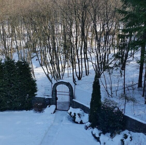 هتل Penzión Zlatý Jeleň