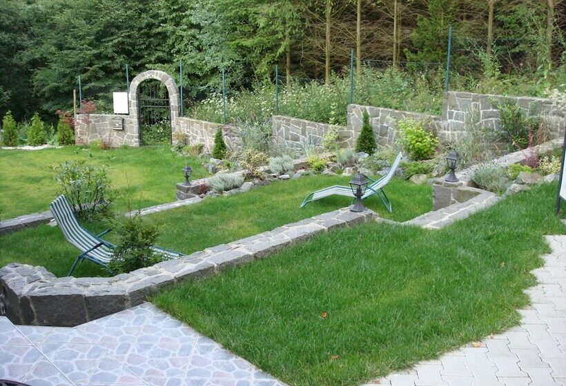 هتل Penzión Zlatý Jeleň