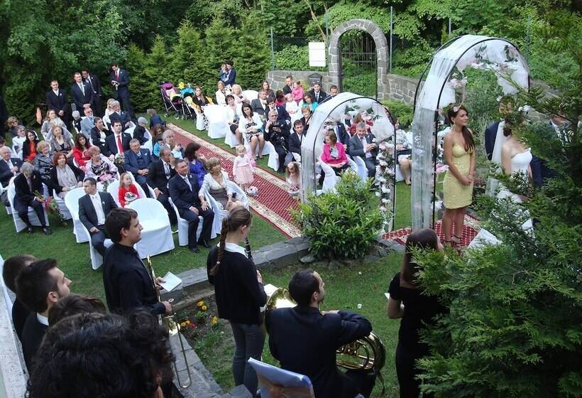 هتل Penzión Zlatý Jeleň