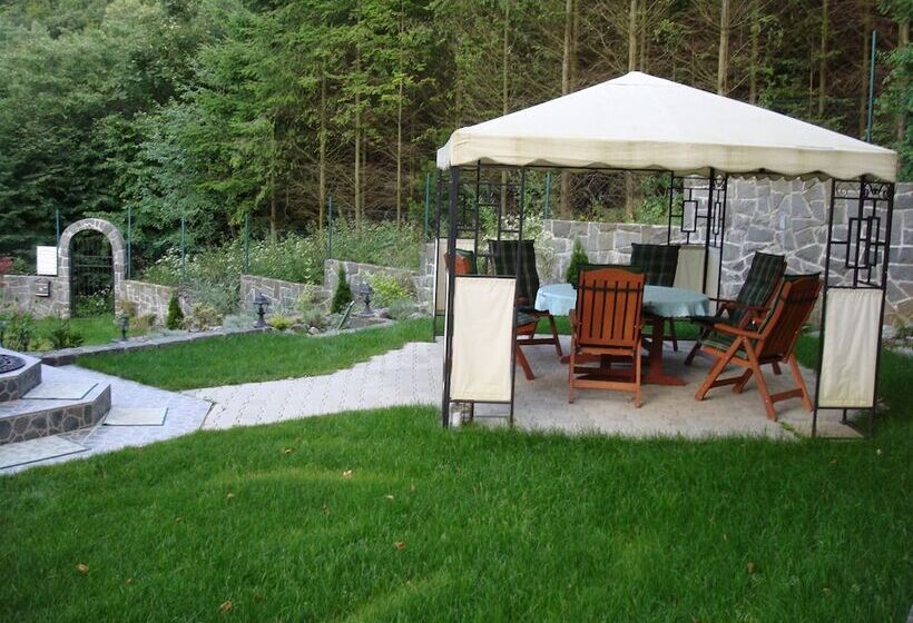 هتل Penzión Zlatý Jeleň