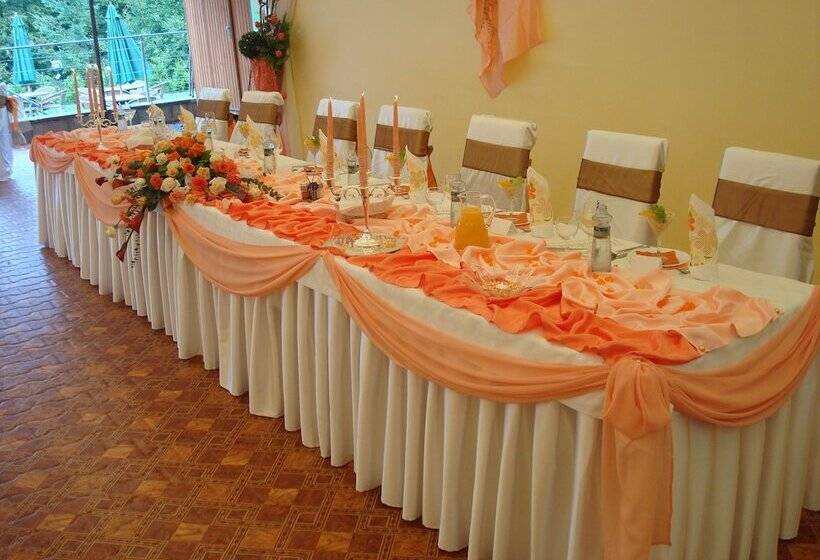 هتل Penzión Zlatý Jeleň