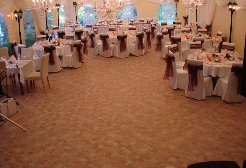 هتل Penzión Zlatý Jeleň