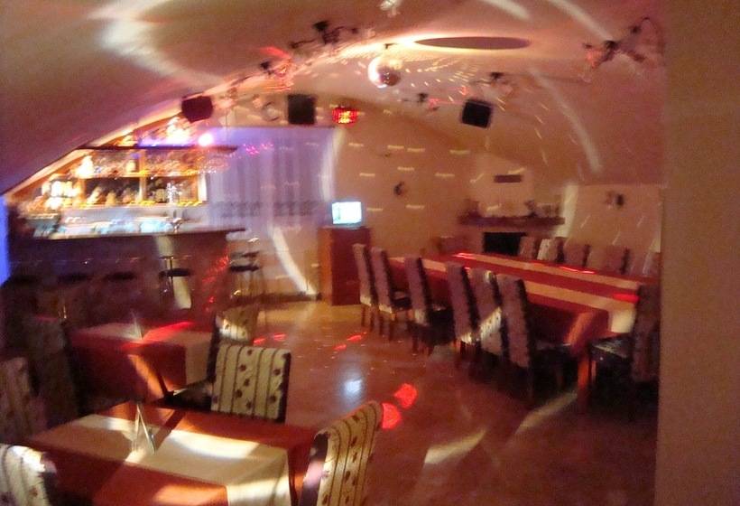 هتل Penzión Zlatý Jeleň