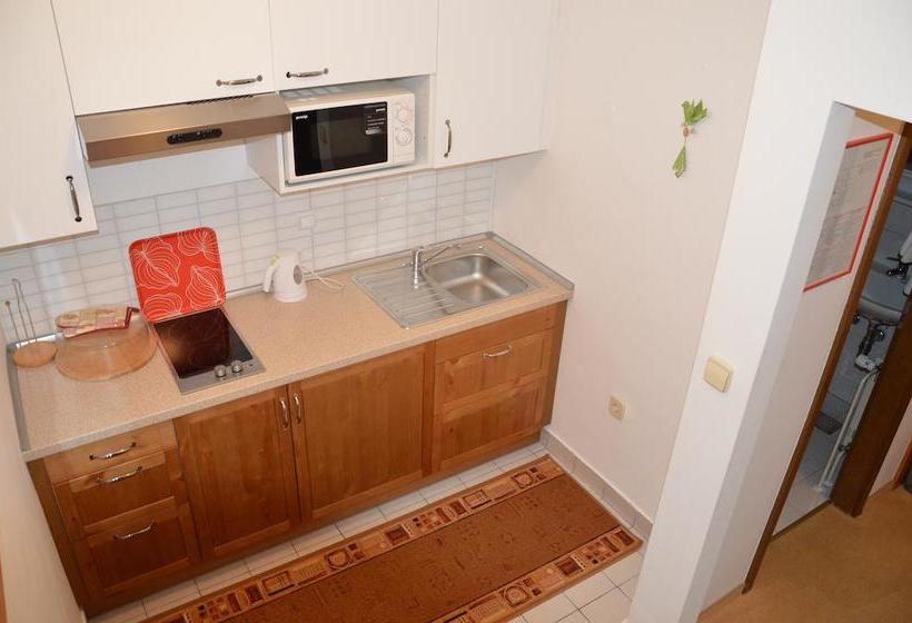 هتل Penzion Livada