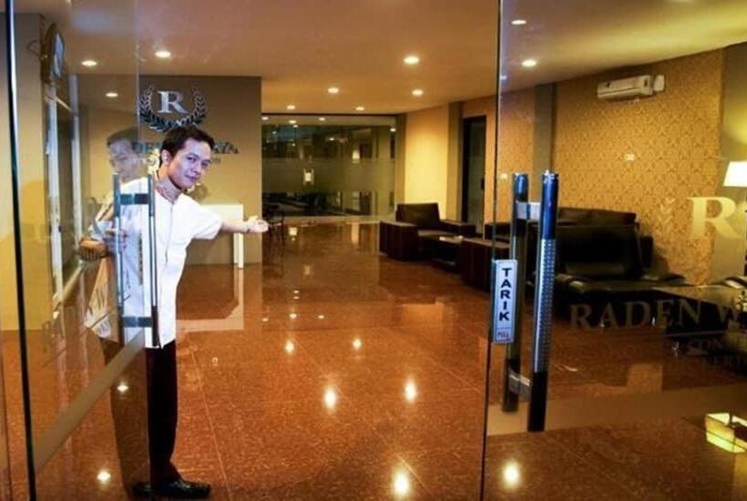 Raden Wijaya Hotel & Convention