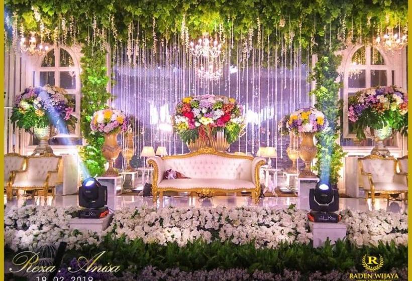 Raden Wijaya Hotel & Convention