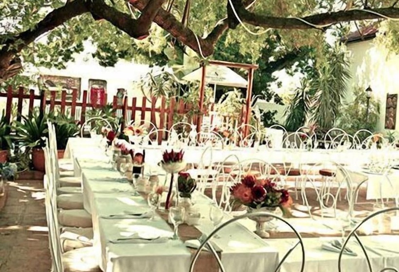 فندق The Red Tin Roof