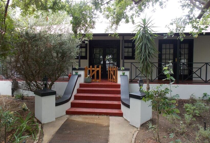 فندق The Red Tin Roof