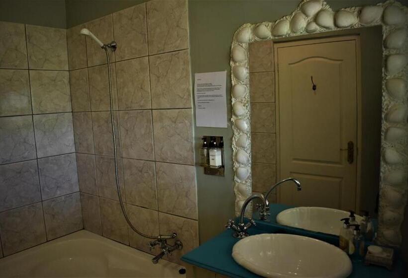 فندق The Red Tin Roof