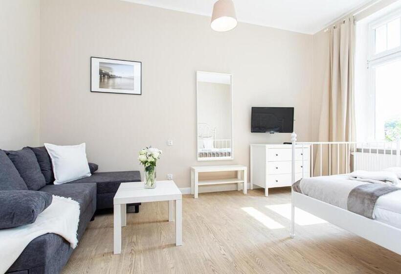 هتل Riviera Rooms