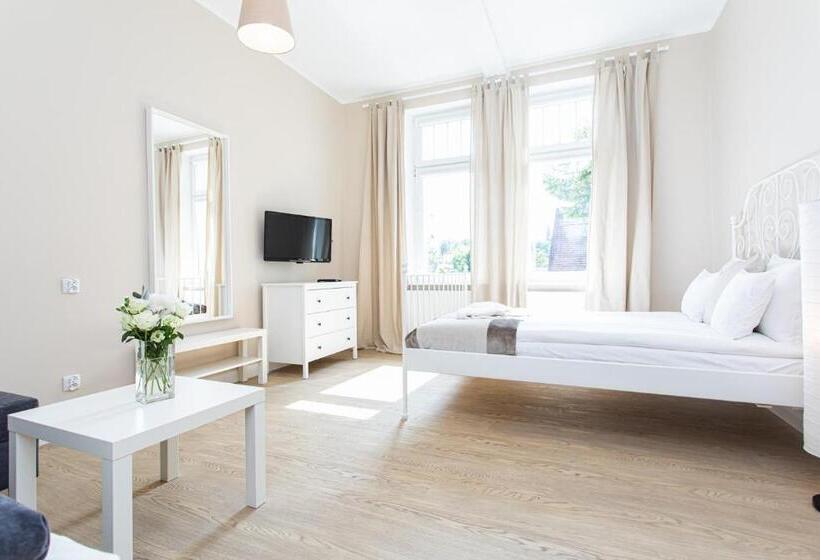 هتل Riviera Rooms