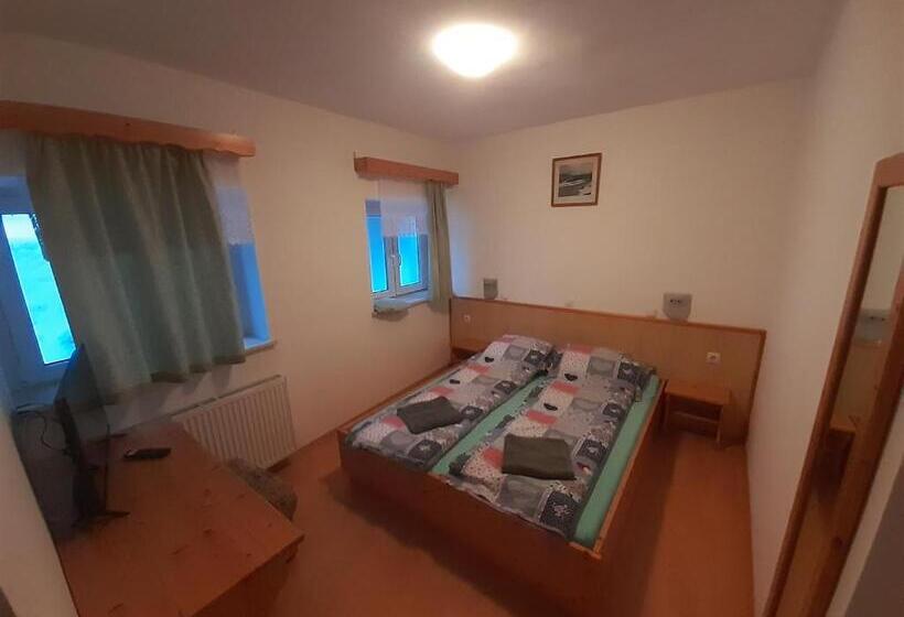 هتل Rooms Barovc By The Lake Jasna