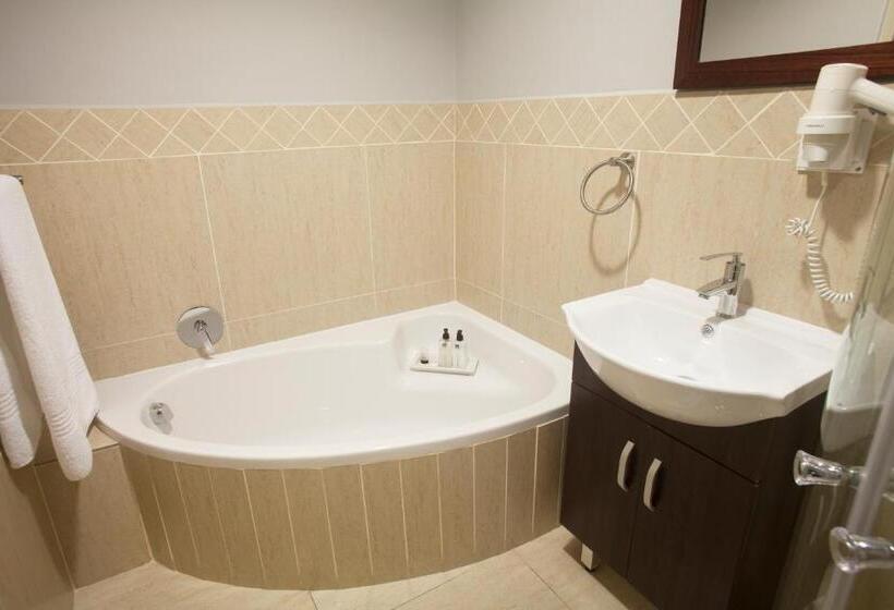 Ruslamere Hotel And Conference Centre