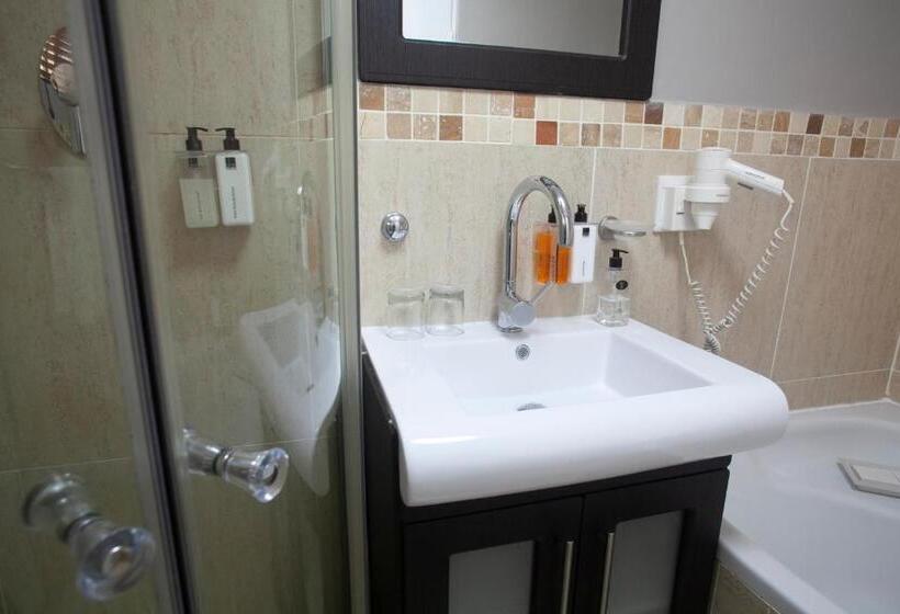 Ruslamere Hotel And Conference Centre