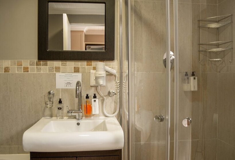 Ruslamere Hotel And Conference Centre