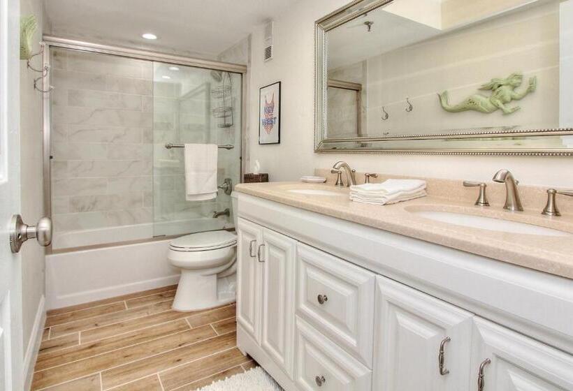 فندق Sea Gate Resort Condominiums