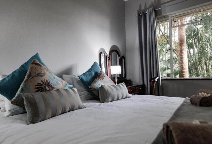 Отель Selati 103 Guest Cottages