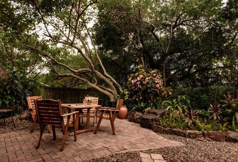 Отель Selati 103 Guest Cottages