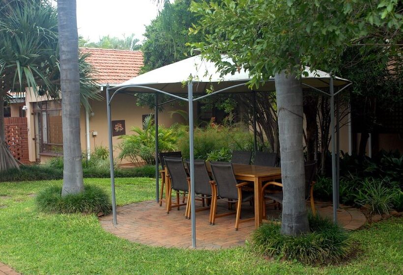 Отель Selati 103 Guest Cottages