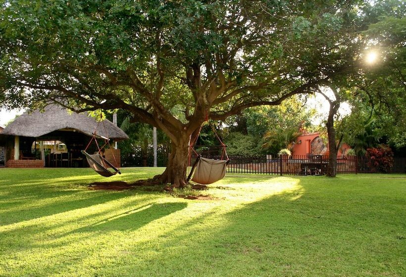 Отель Selati 103 Guest Cottages