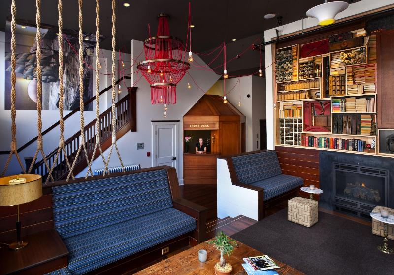 Отель Commodore